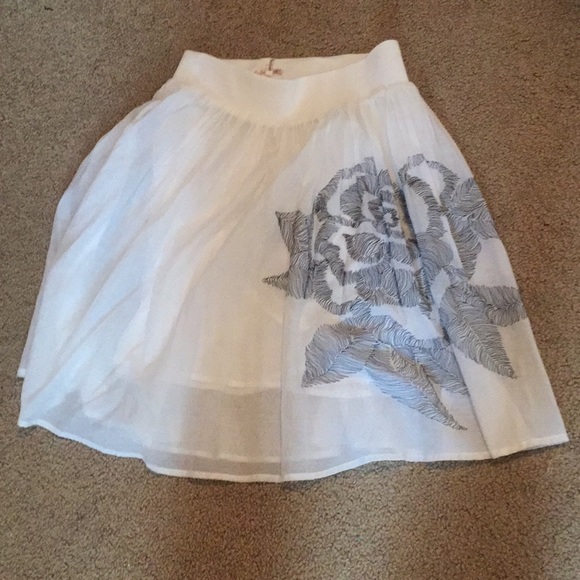 Skirt - Picture 2 of 2